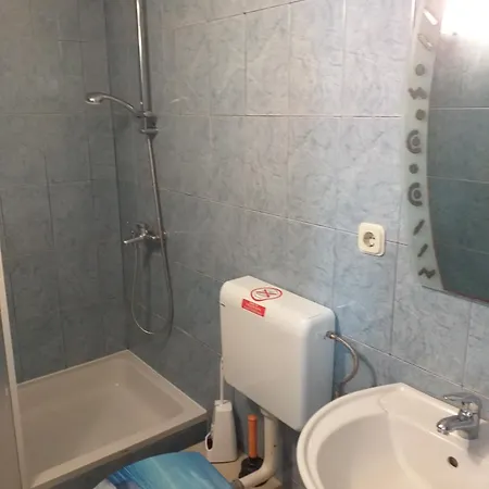 Mirela アパート *